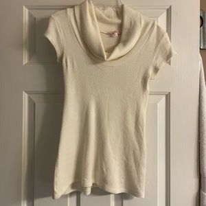 Cream turtleneck blouse slim fit women’s size small